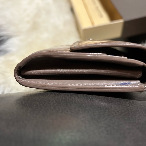 Authentic Louis Vuitton Sarah Beige Poudre Wallet - Picture 3 of 13